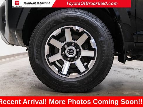Used 2018 Toyota 4Runner TRD Off-Road Premium AWD/4WD image 9