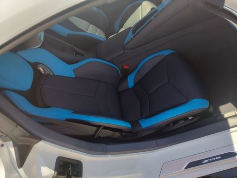Used 2025 Chevrolet Corvette Z06 RWD image 13