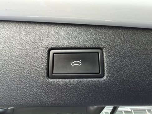 Used 2024 Volkswagen Tiguan SE R-Line FWD image 29