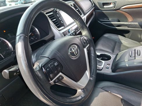 Used 2016 Toyota Highlander Limited Platinum AWD/4WD image 24