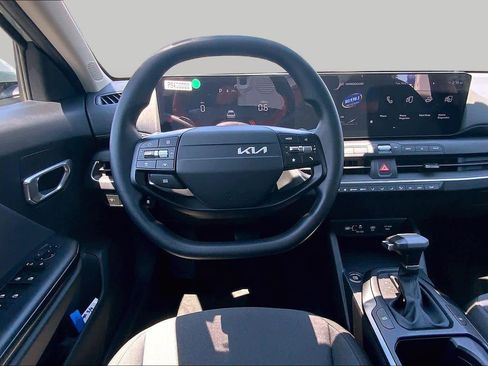 Used 2025 Kia K4 FWD image 5
