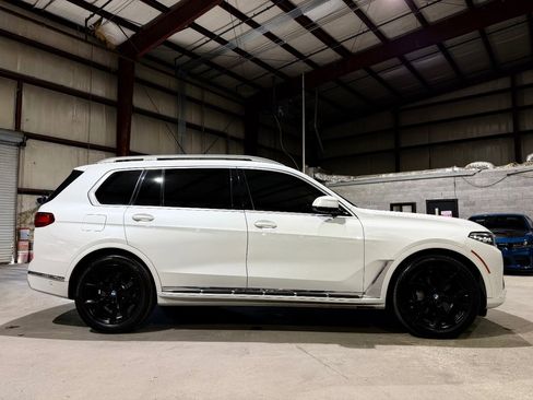 Used 2020 BMW X7 xDrive40i w/ Premium Package AWD/4WD image 4