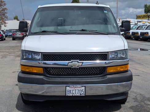 Used 2018 Chevrolet Express 3500 LT w/ LT Preferred Equipment Group RWD image 3