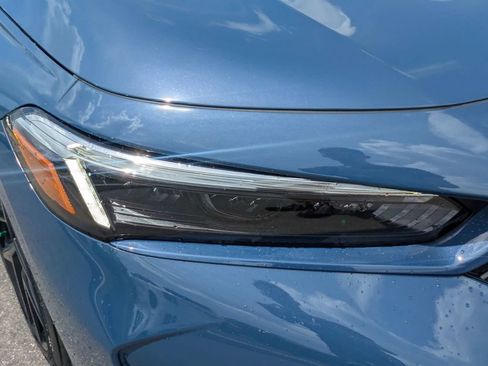 Used 2025 Honda Civic Sport image 9