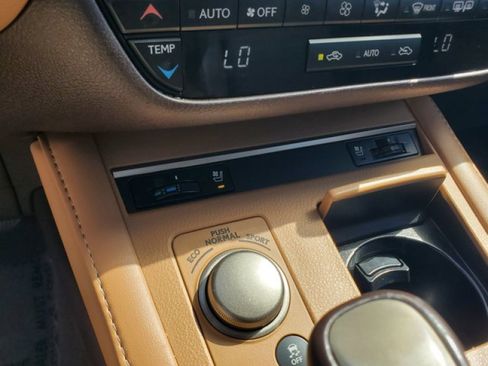 Used 2018 Lexus ES 350 w/ Premier Package FWD image 24