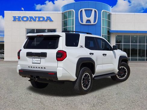 Used 2026 Toyota 4Runner TRD Off-Road Premium AWD/4WD image 3