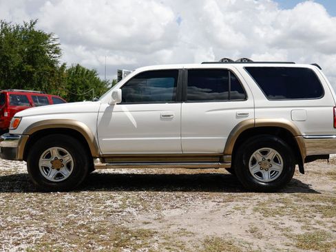 Used 2002 Toyota 4Runner SR5 RWD image 3