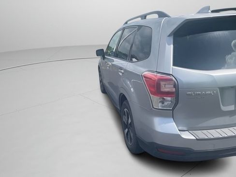 Used 2018 Subaru Forester 2.5i Premium AWD/4WD image 9