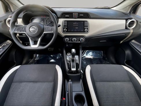Used 2021 Nissan Versa SV FWD image 7