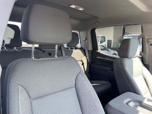 Used 2025 GMC Sierra 1500 Elevation image 28