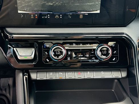 New 2026 GMC Sierra 2500 AT4 w/ AT4 Premium Plus Package AWD/4WD image 24
