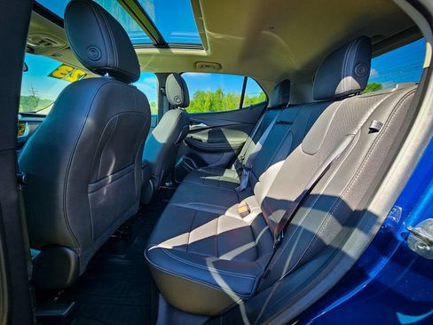 Used 2023 Buick Encore GX Essence w/ Experience Buick Package FWD image 31