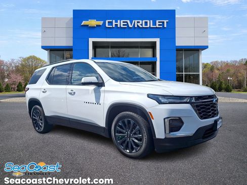 Used 2023 Chevrolet Traverse RS w/ LPO, Floor Liner Package AWD/4WD image 1