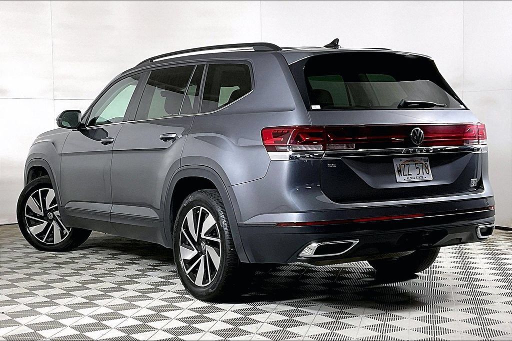 Used 2024 Volkswagen Atlas SE FWD image 13