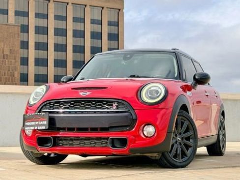Used 2019 MINI Cooper S w/ Premium Package image 1