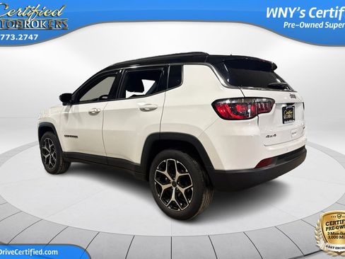 Used 2025 Jeep Compass Limited AWD/4WD image 8