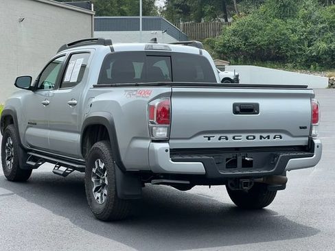 Used 2023 Toyota Tacoma TRD Off-Road w/ TRD Premium Off Road Package AWD/4WD image 18