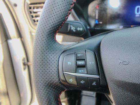 Used 2025 Ford Escape ST-Line Select AWD/4WD image 21