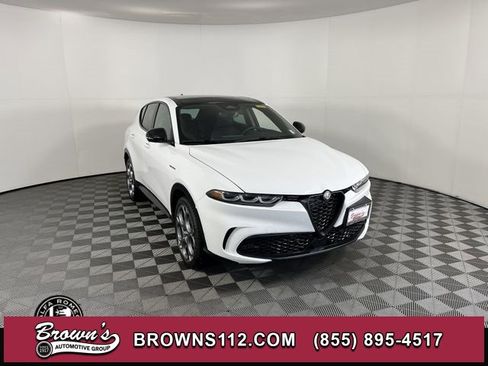 New 2025 Alfa Romeo Tonale w/ Premium Package image 1