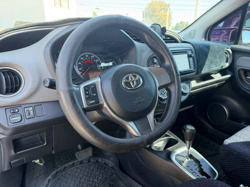 Used 2015 Toyota Yaris LE FWD image 11