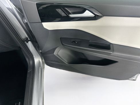 Used 2025 Volkswagen Taos S FWD image 29