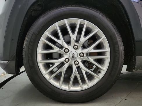 Used 2017 Jeep Grand Cherokee Summit AWD/4WD image 39