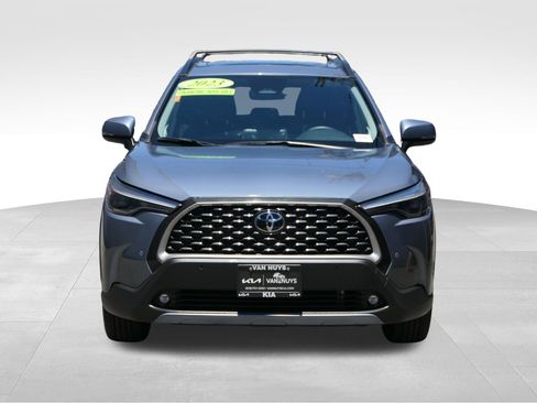 Used 2023 Toyota Corolla Cross XLE w/ Convenience Package AWD/4WD image 7
