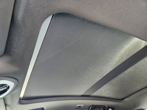 Certified 2025 Porsche Macan image 29