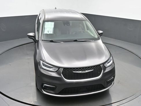 Used 2023 Chrysler Pacifica Touring-L FWD image 43