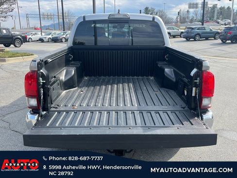 Used 2018 Toyota Tacoma TRD Off-Road image 28