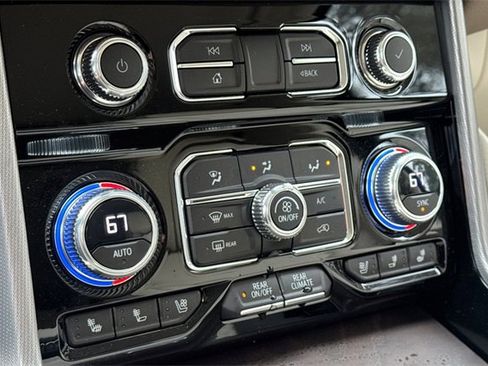 Used 2023 GMC Yukon XL Denali image 21