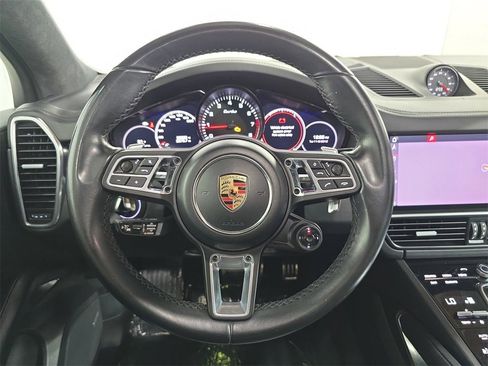 Used 2019 Porsche Cayenne Turbo image 14