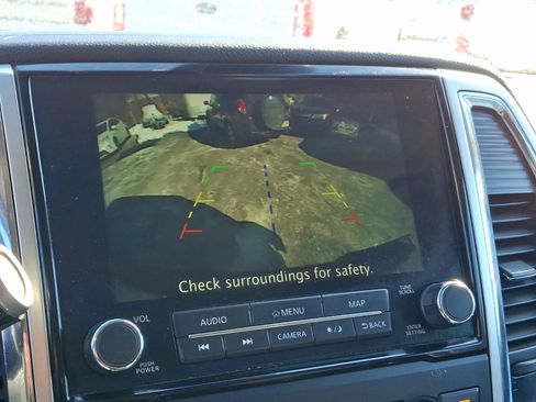 Used 2021 Nissan Titan SV w/ SV Convenience Package image 18