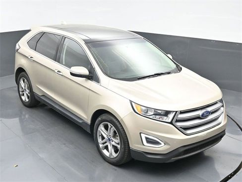 Used 2017 Ford Edge Titanium w/ Equipment Group 301A image 34