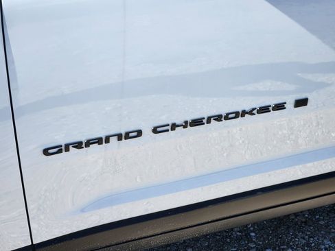 New 2025 Jeep Grand Cherokee L Limited image 8