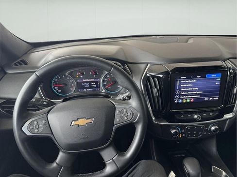 Used 2023 Chevrolet Traverse LT w/ Rear Camera Mirror Package AWD/4WD image 18