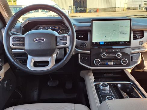 Used 2022 Ford Expedition Max XLT AWD/4WD image 15