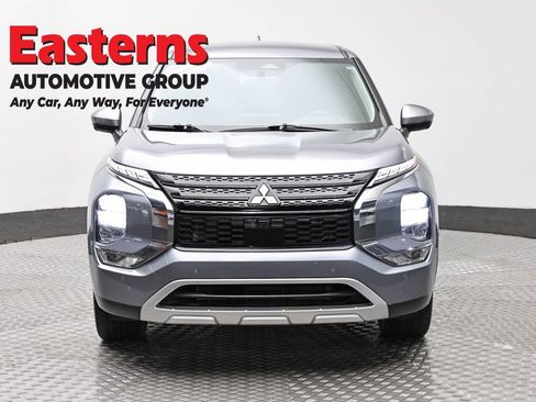 Used 2024 Mitsubishi Outlander SE FWD image 2