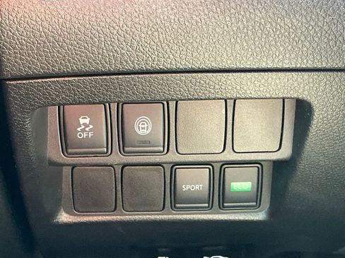 Used 2020 Nissan Rogue Sport S image 24