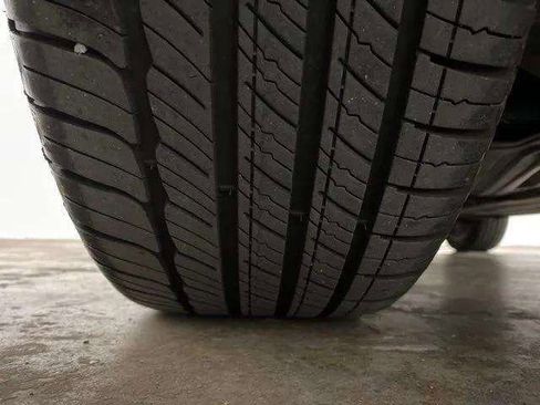 Used 2025 Volvo XC40 B5 Plus image 98