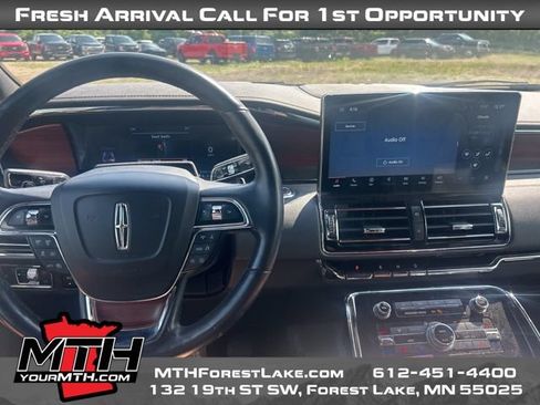 Used 2022 Lincoln Navigator Reserve w/ Equipment Group 201A AWD/4WD image 12