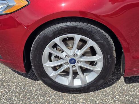 Used 2019 Ford Fusion SE FWD image 30
