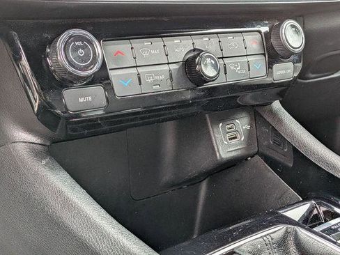 Certified 2023 Jeep Compass Limited image 21