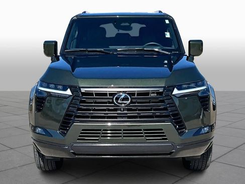 Used 2025 Lexus GX 550 w/ Accessory Package (2T) image 3