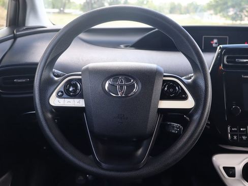 Used 2016 Toyota Prius Two FWD image 18