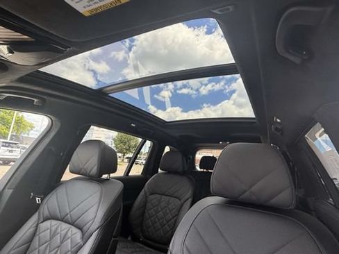 Used 2024 BMW X7 xDrive40i w/ M Sport Package AWD/4WD image 86