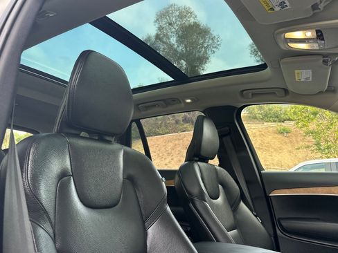 Certified 2025 Volvo XC90 B6 Plus AWD/4WD image 20
