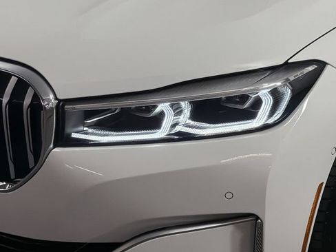 Used 2022 BMW 750i xDrive w/ Executive Package AWD/4WD image 32