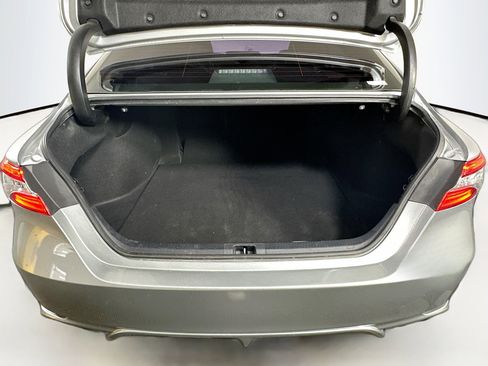 Used 2020 Toyota Camry XSE image 29