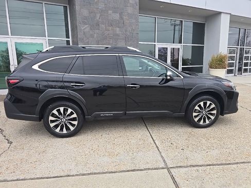 Used 2023 Subaru Outback Touring image 11